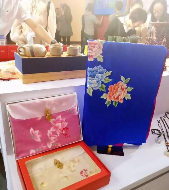 一涵汴绣展台5