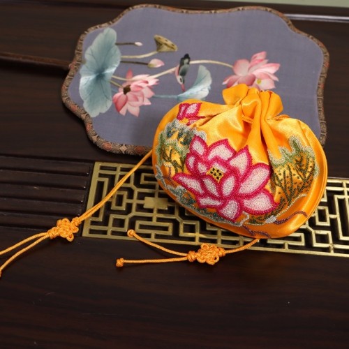 六一儿童节买什么礼物给孩子呢？这些手工刺绣礼物谁能不心动啊！