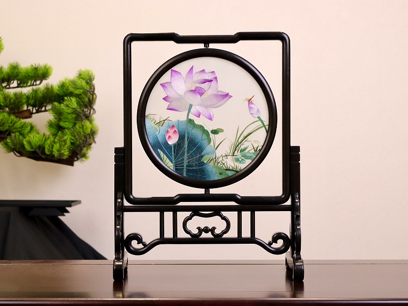 双面异色绣荷花摆件