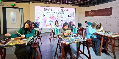锦绣天工·大美芳华 | 河南省侨商会走进一涵刺绣博物馆 共庆“三八”妇女节非遗体验活动圆满结束