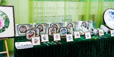 匠心展途 绣传中外 | 一涵汴绣精彩亮相第十五届中国河南国际投资贸易洽谈会