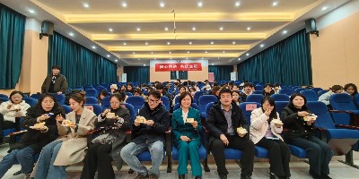 一涵刺绣产业学院成功举办2025-2026学年第一学期学生集体生日会